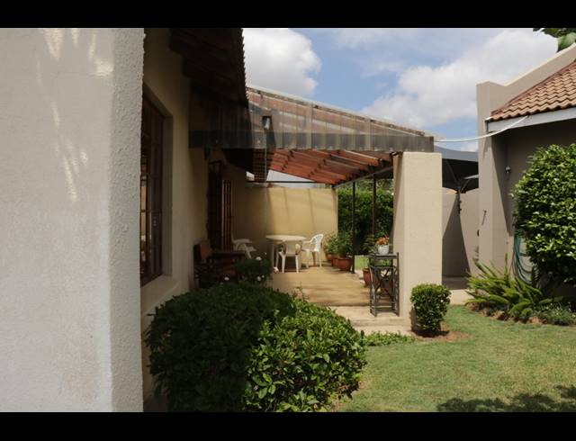 2 BEDROOM FLAT RENTED IN JORDAAN PARK